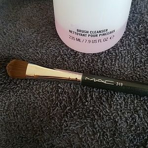 MAC 249 Brush
